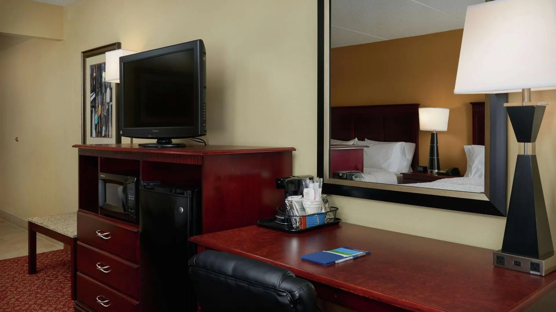 Hampton Inn Newport News-Yorktown 3*,