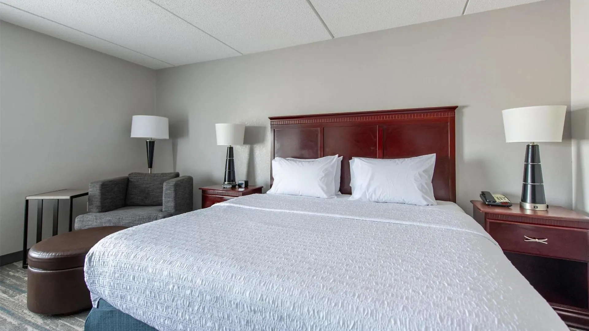 Отель Hampton Inn Newport News-Yorktown